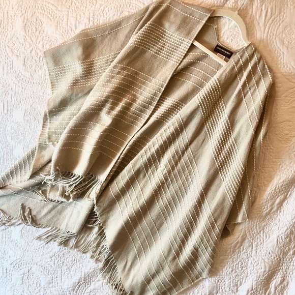 Johnston & Murphy Sweaters - Johnston & Murphy Tan/White Shawl- One Size